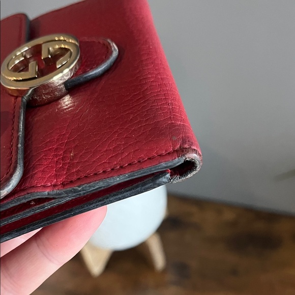 Gucci Crimson Leather Wallet with Gold Emblem - Picture 12 of 16